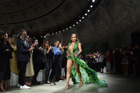 jennifer lopez versace dress runway|Jennifer Lopez green dress photos.